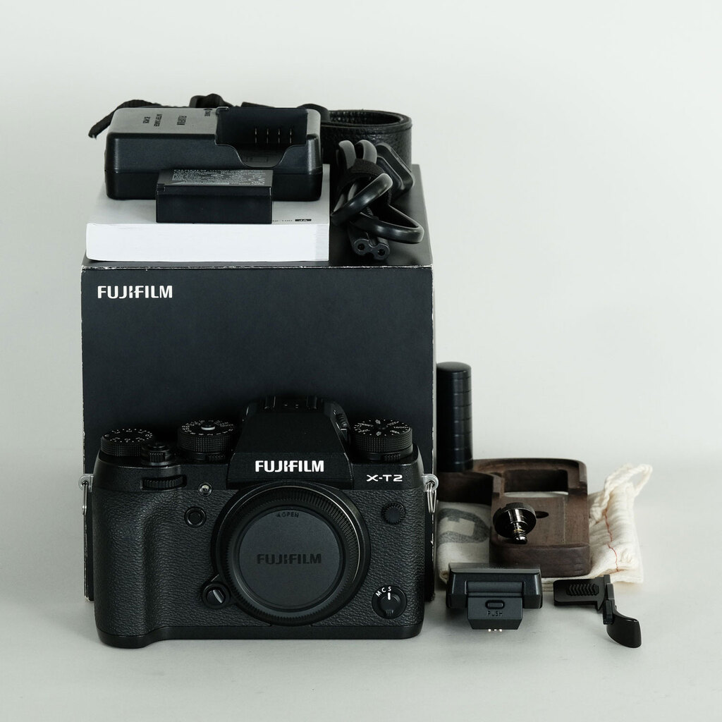 FUJIFILM X-T2 FUJIFILM X-T2