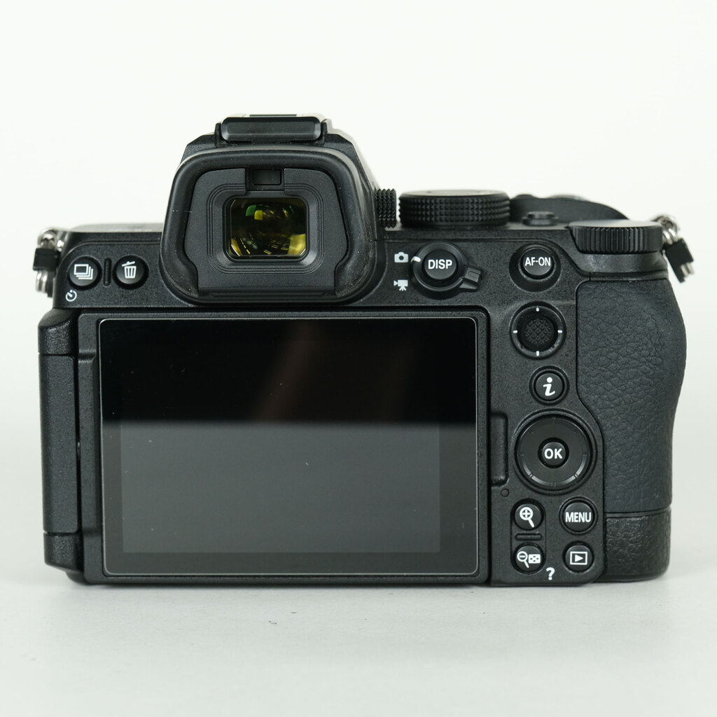 Nikon Z5II [�{�f�B]