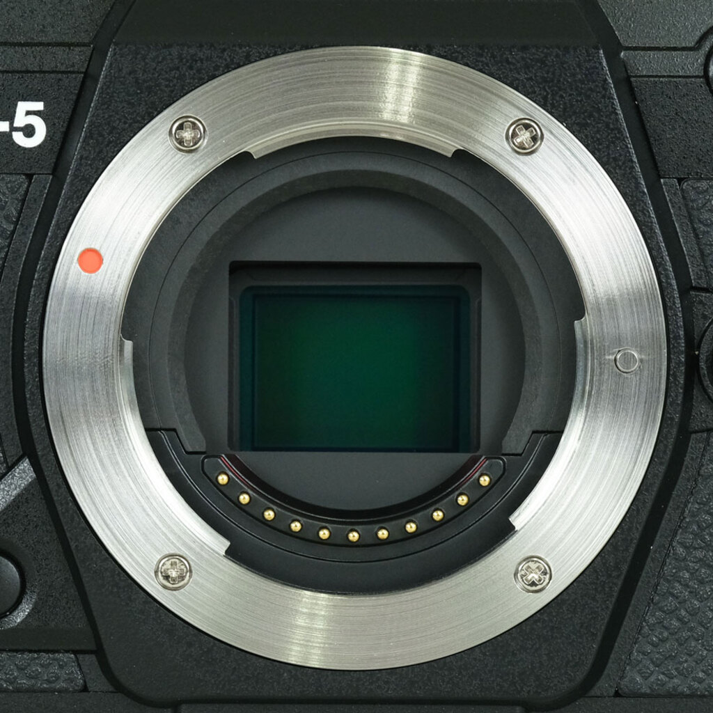 OM SYSTEM OM-5