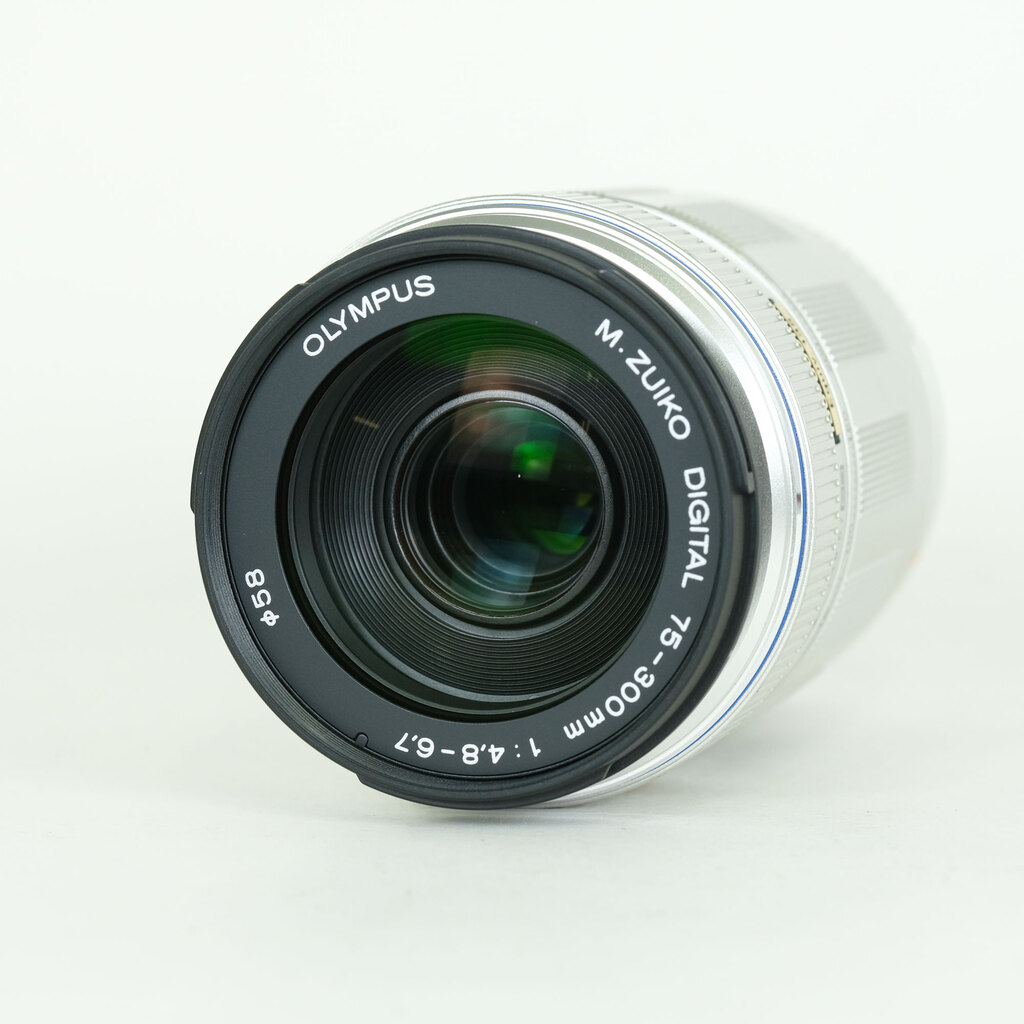 OLYMPUS M.ZUIKO ED75-300mm F4.8-6.7 シルバー