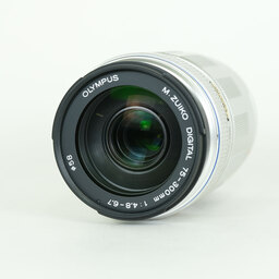 OLYMPUS M.ZUIKO ED75-300mm F4.8-6.7 シルバー
