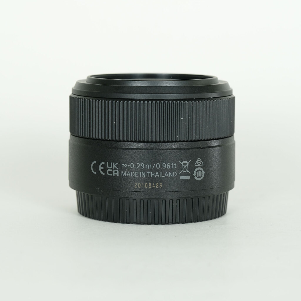 Nikon NIKKOR Z 40mm f/2 Nikon NIKKOR Z 40mm f/2