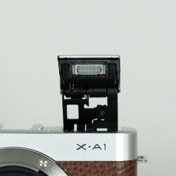 FUJIFILM X-A1 ボディ ブラウン