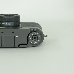 FUJIFILM X half X-HF1