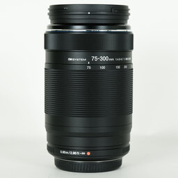 OM SYSTEM M.ZUIKO DIGITAL ED 75-300mm F4.8-6.7 II   　※OM SYSTEMロゴモデル