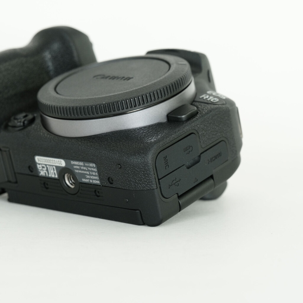 Canon EOS R10