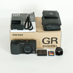 RICOH GR