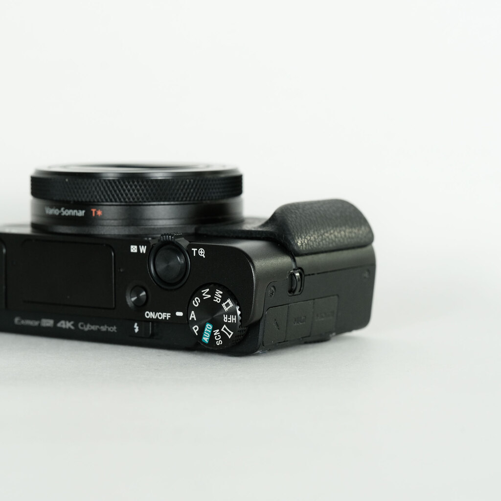 SONY Cyber-shot DSC-RX100M7