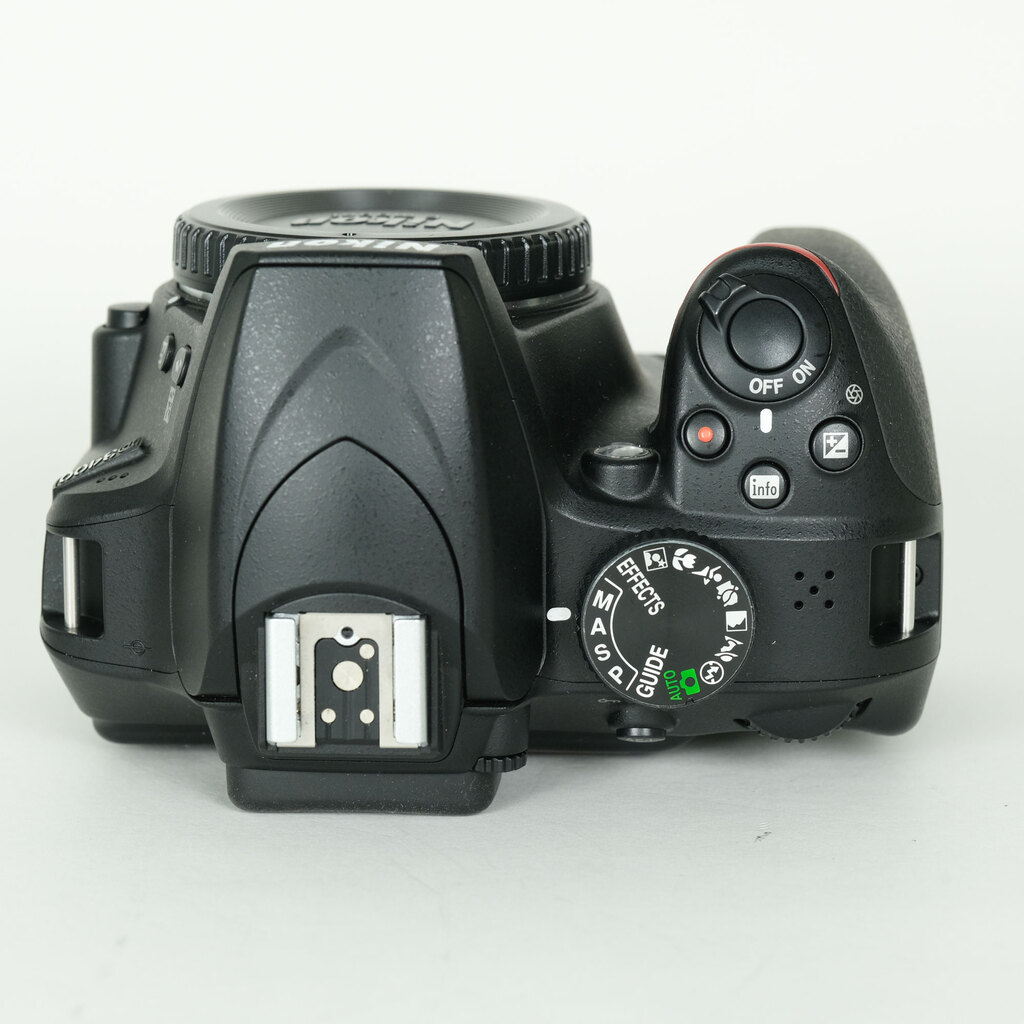 Nikon D3400