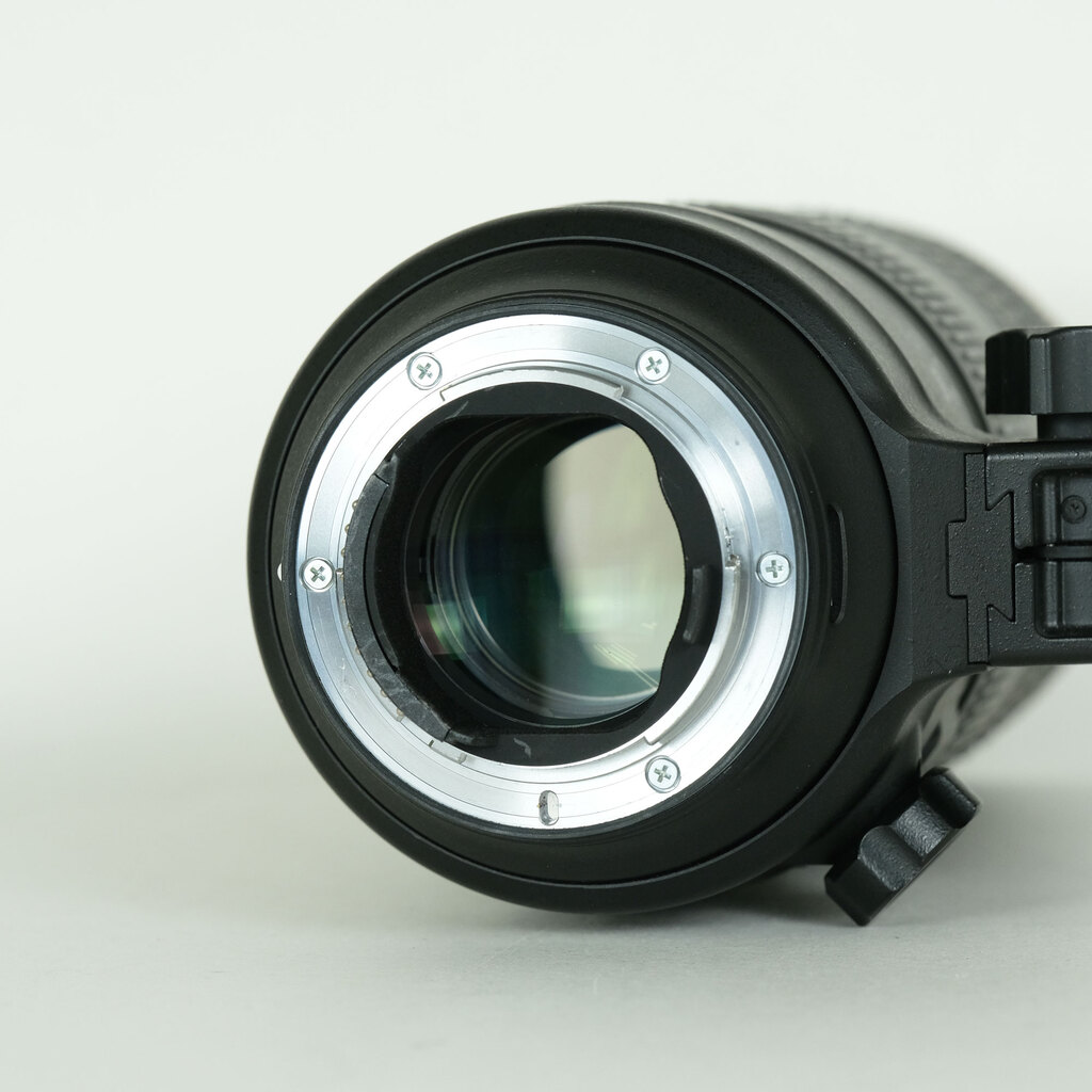 Nikon AF-S NIKKOR 70-200mm f/2.8E FL ED VR Nikon AF-S NIKKOR 70-200mm f/2.8E FL ED VR