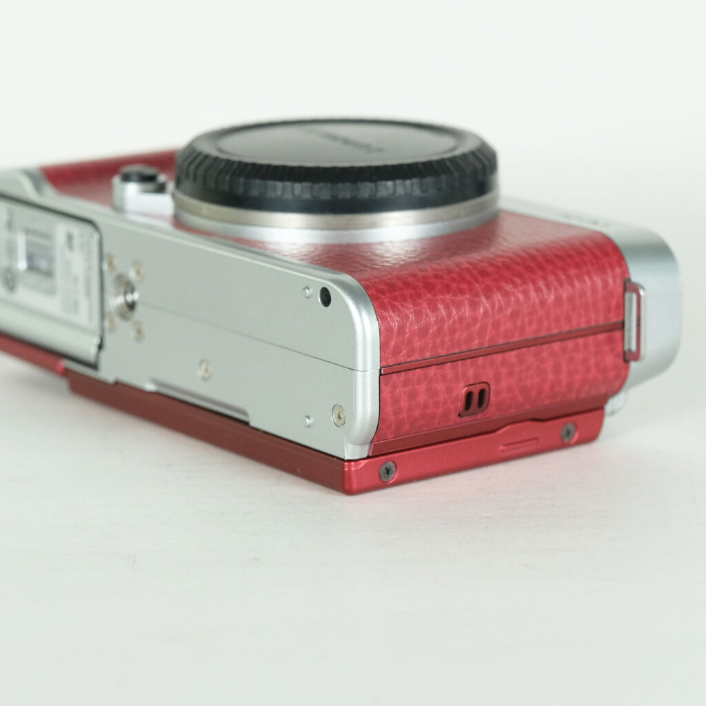 ■ 美品 ■ 富士フィルム　FUJIFILM X-A1 ボディ レッド FUJIFILM X-A1 ボディ レッドの出品 | ONE SCENE（ワンシーン）