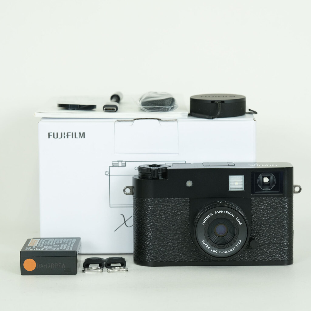 FUJIFILM X half X-HF1