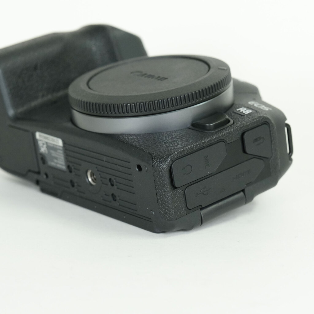 Canon EOS R8