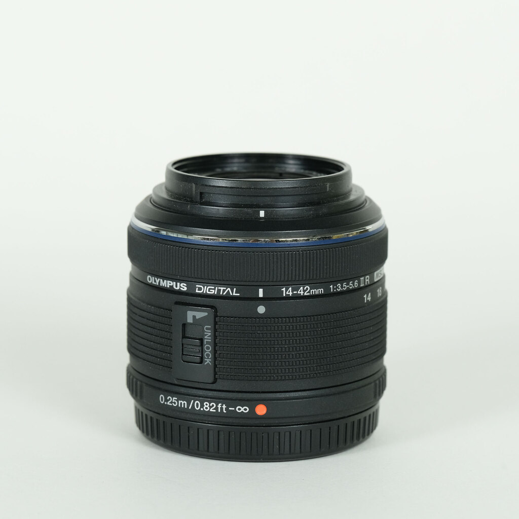 OLYMPUS M.ZUIKO DIGITAL 14-42mm F3.5-5.6IIR ブラックの出品 | ONE