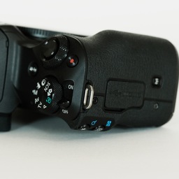 Canon EOS Kiss M