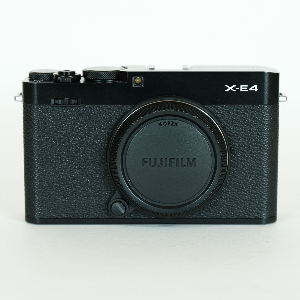 FUJIFILM X-E4