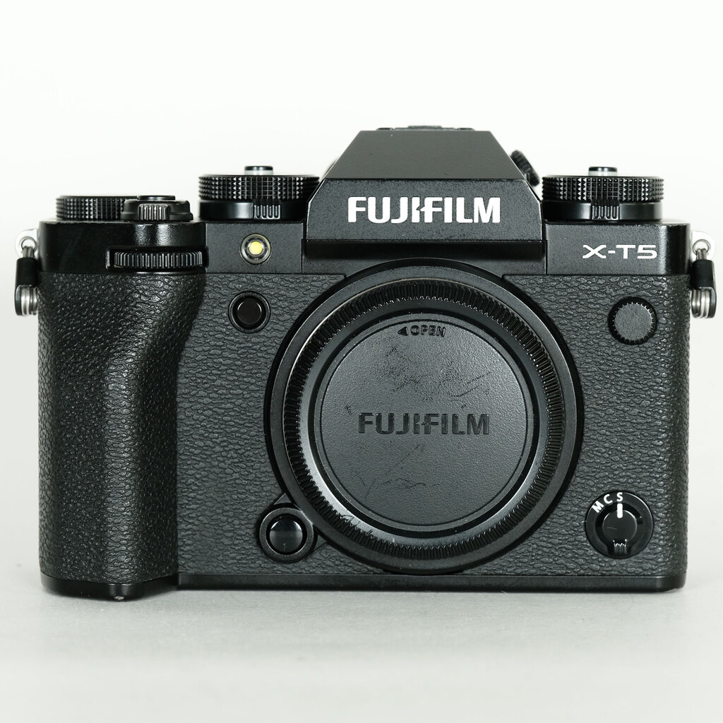FUJIFILM X-T5