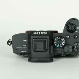 SONY α7RIV ボディ ILCE-7RM4A   【後期モデル 液晶下部にSONYロゴなし】