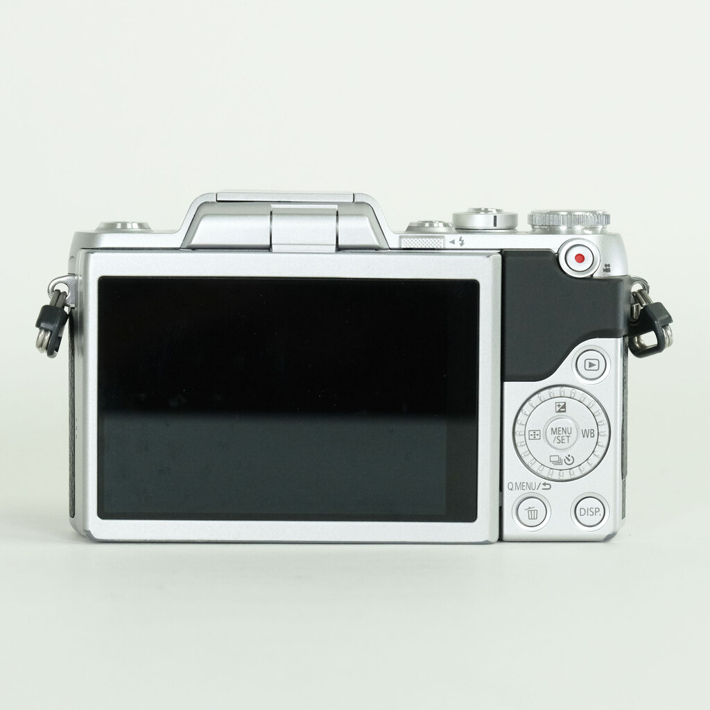 Panasonic LUMIX DMC-GF7 ボディ シルバー