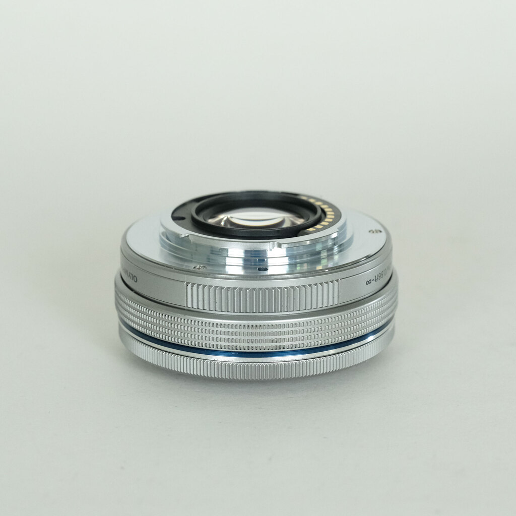 OLYMPUS M.ZUIKO DIGITAL ED 14-42mm F3.5-5.6 EZ シルバー