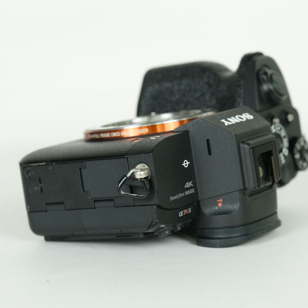SONY α7R IV（ILCE-7RM4）の出品 | ONE SCENE（ワンシーン）