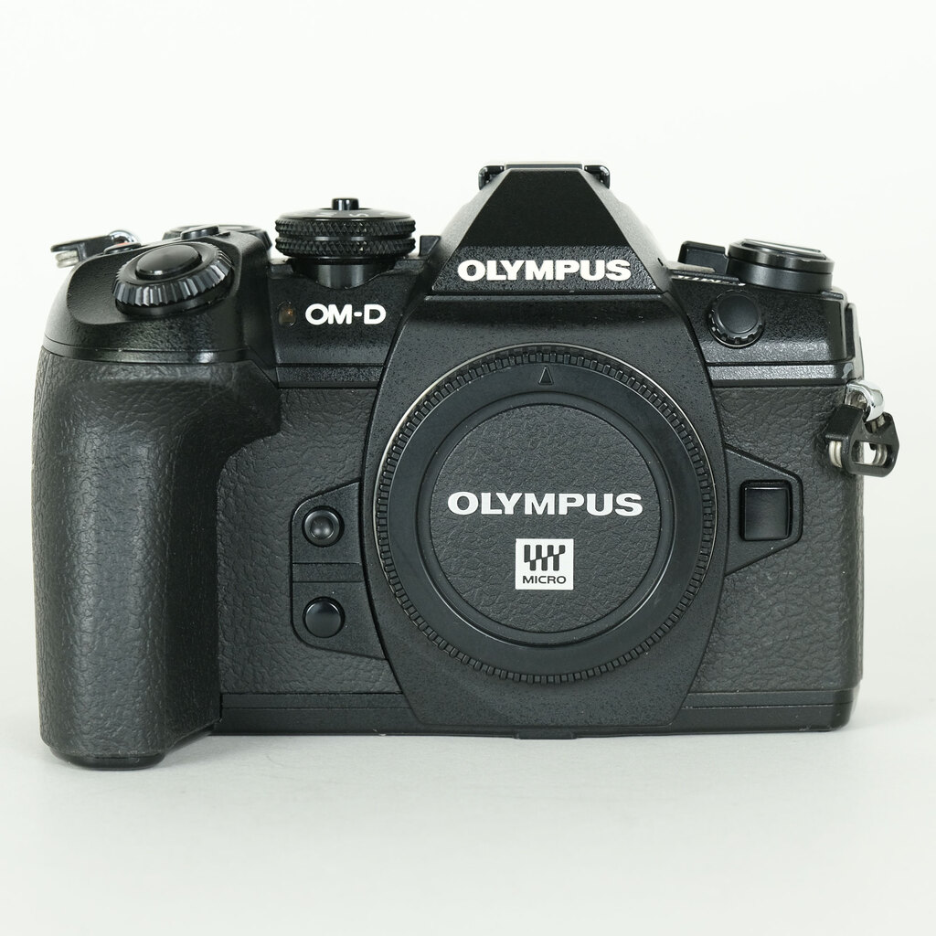 OLYMPUS OM-D E-M1 Mark II