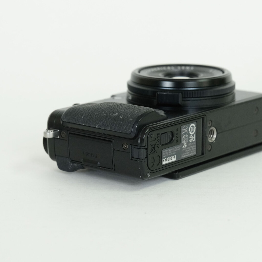 FUJIFILM X70 ブラック