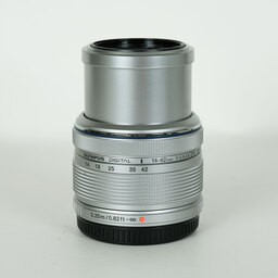 OLYMPUS M.ZUIKO DIGITAL 14-42mm F3.5-5.6IIR シルバー