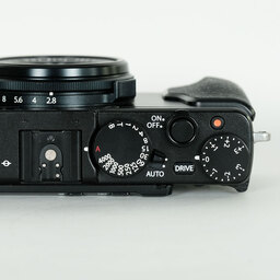 FUJIFILM X70 ブラック