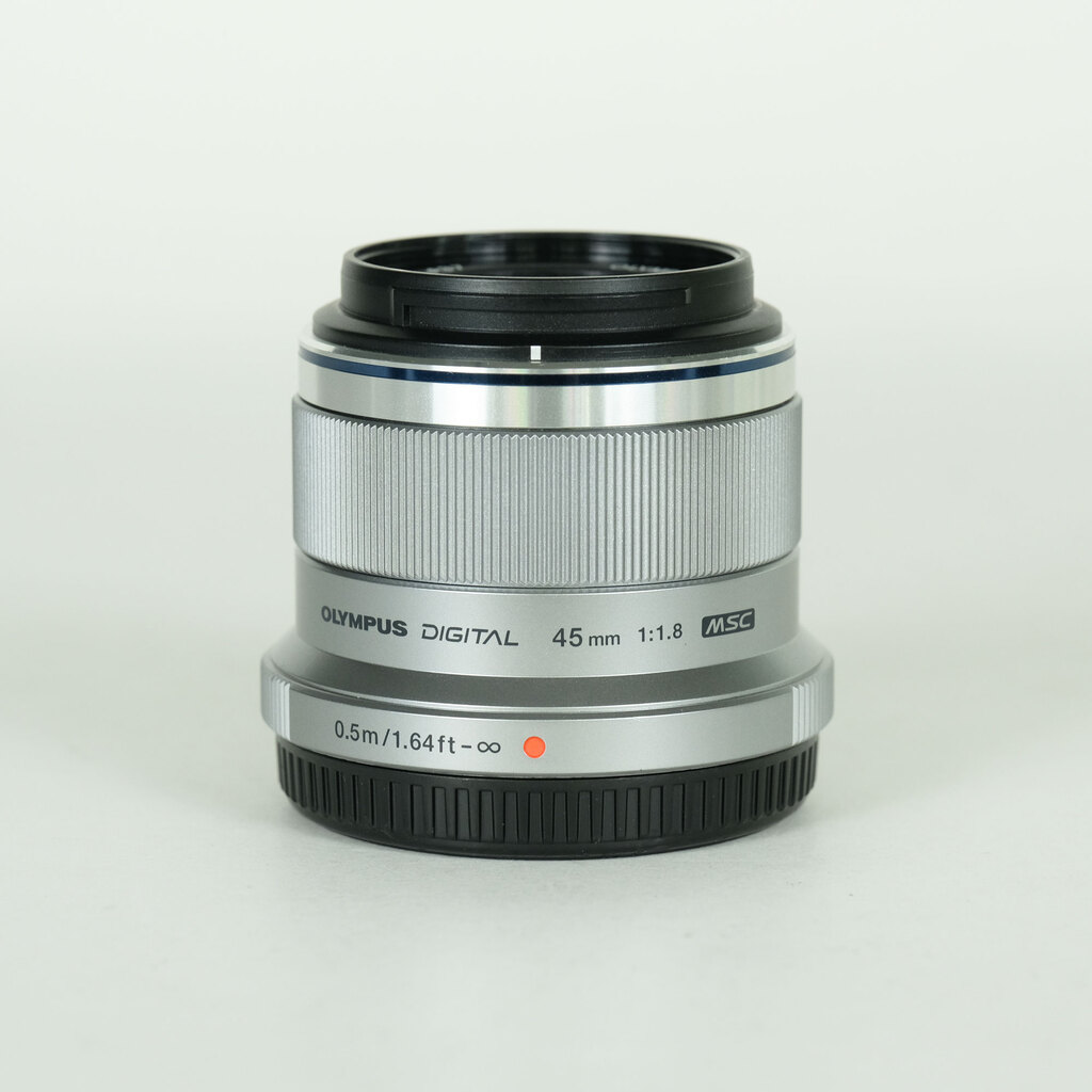 OM SYSTEM M.ZUIKO DIGITAL 45mm F1.8シルバー M.ZUIKO DIGITAL 45mm F1.8 [シルバー] 中古価格比較 - 価格.com
