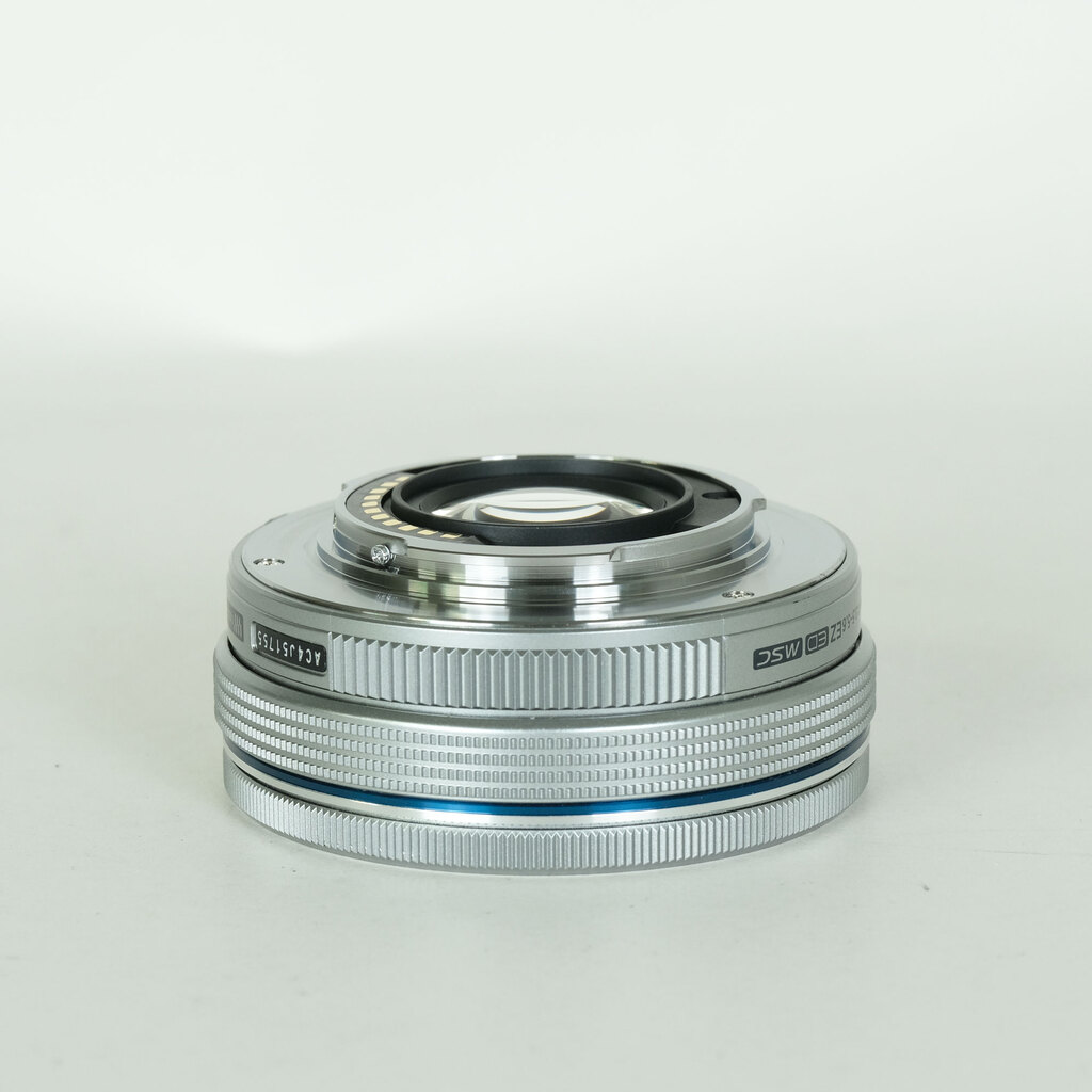 OLYMPUS M.ZUIKO DIGITAL ED 14-42mm F3.5-5.6 EZ シルバー