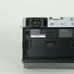 FUJIFILM X-E4