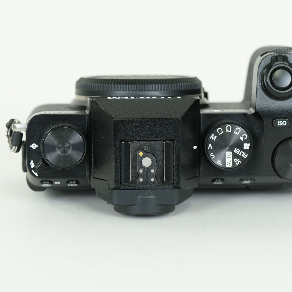 FUJIFILM X-S10