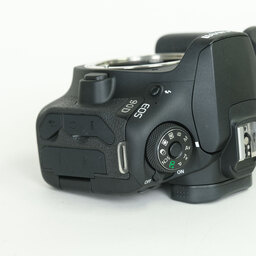 Canon EOS 90D