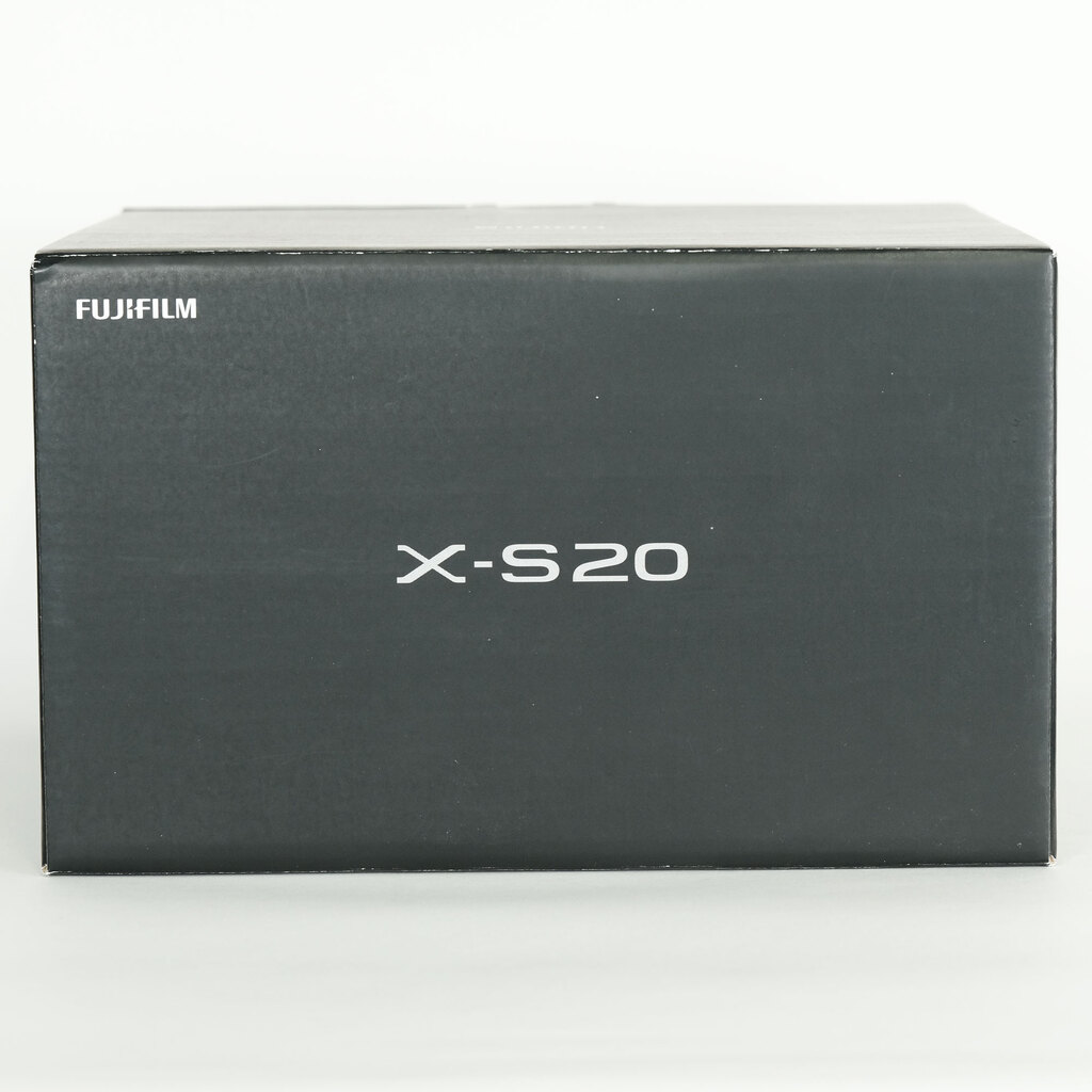 FUJIFILM X-S20