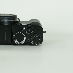FUJIFILM X-E5