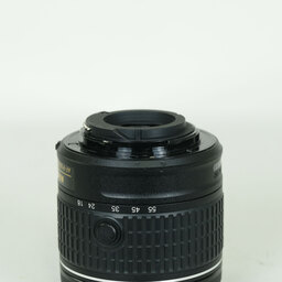 Nikon AF-P DX NIKKOR 18-55mm F3.5-5.6G VR Nikon AF-P DX NIKKOR 18-55mm F3.5-5.6G VR