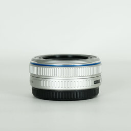 OLYMPUS M.ZUIKO DIGITAL 17mm F2.8 シルバー