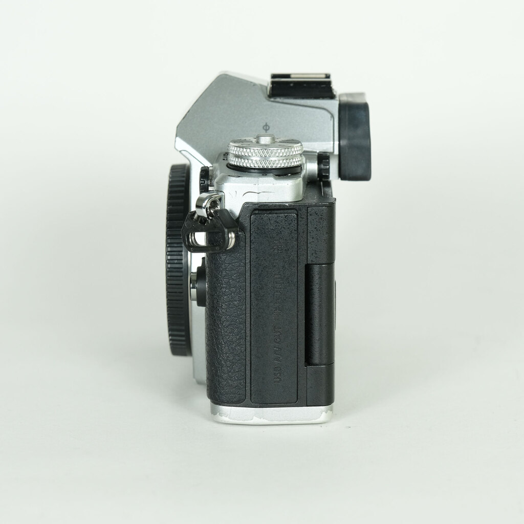 OLYMPUS OM-D E-M5 Mark II