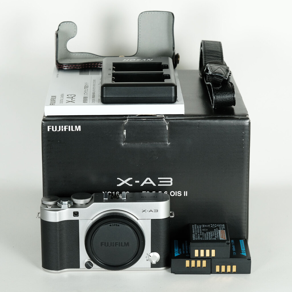FUJIFILM X-A3 ボディ  シルバー