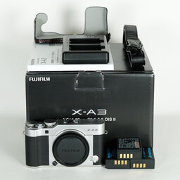 FUJIFILM X-A3 ボディ  シルバー