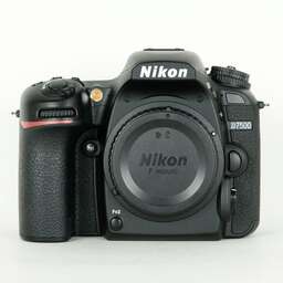 Nikon D7500