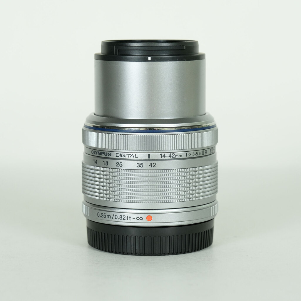 OLYMPUS M.ZUIKO DIGITAL 14-42mm F3.5-5.6IIR シルバーの出品 | ONE