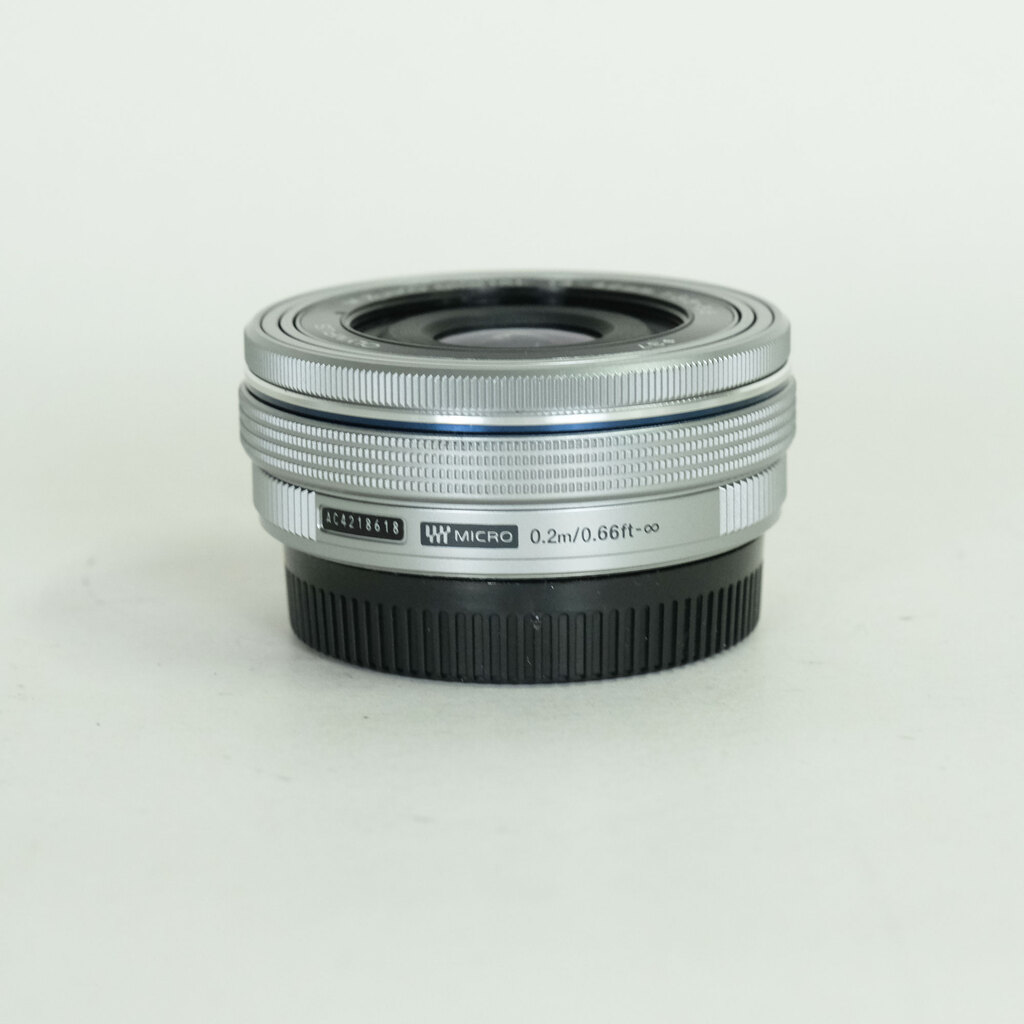 OLYMPUS M.ZUIKO DIGITAL ED 14-42mm F3.5-5.6 EZ シルバー OLYMPUS M.ZUIKO DIGITAL ED 14-42mm F3.5-5.6 EZ シルバー