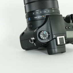 SONY Cyber-shot DSC-RX10M3