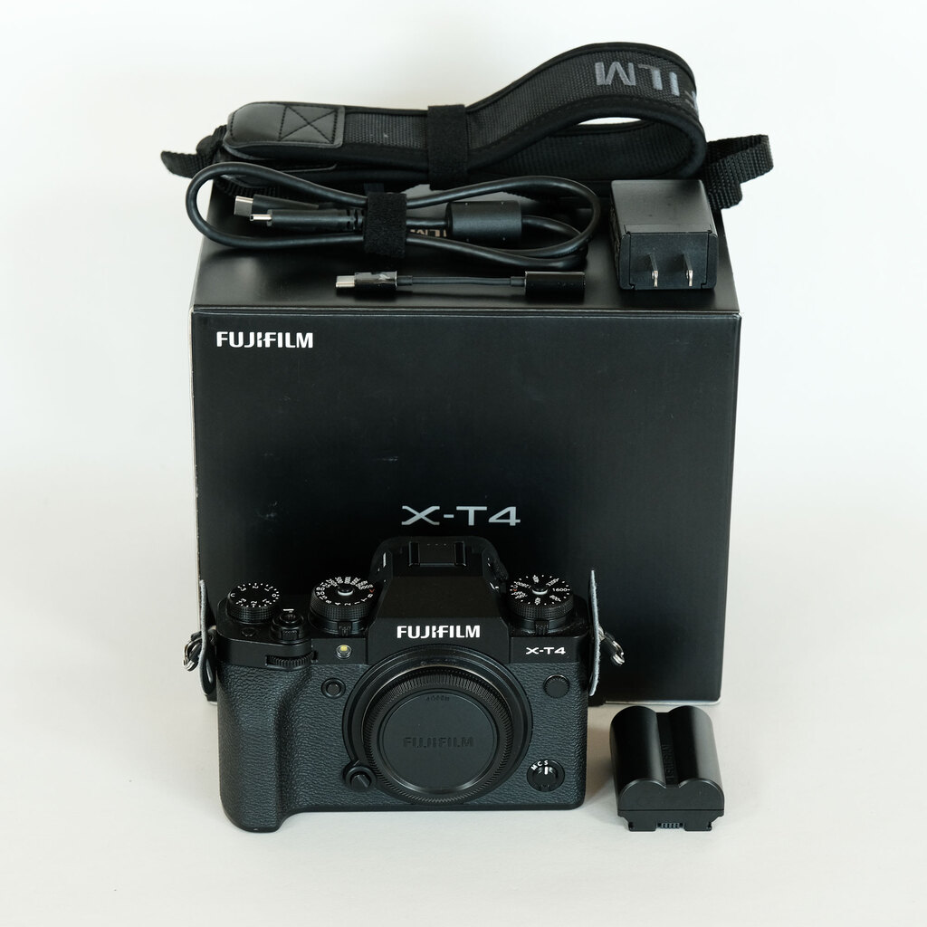 FUJIFILM X-T4 FUJIFILM X-T4