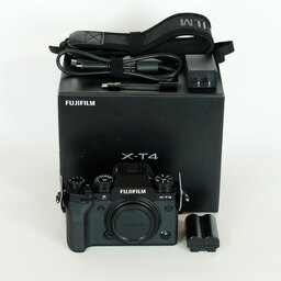 FUJIFILM X-T4 FUJIFILM X-T4