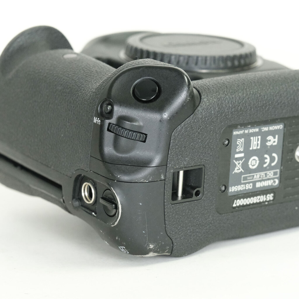 Canon EOS-1D X Mark IIの出品 | ONE SCENE（ワンシーン）