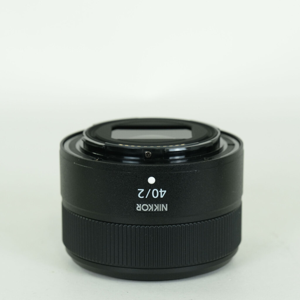 Nikon NIKKOR Z 40mm f/2 Nikon NIKKOR Z 40mm f/2