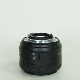 Nikon AF-S DX NIKKOR 35mm f/1.8G Nikon AF-S DX NIKKOR 35mm f/1.8G